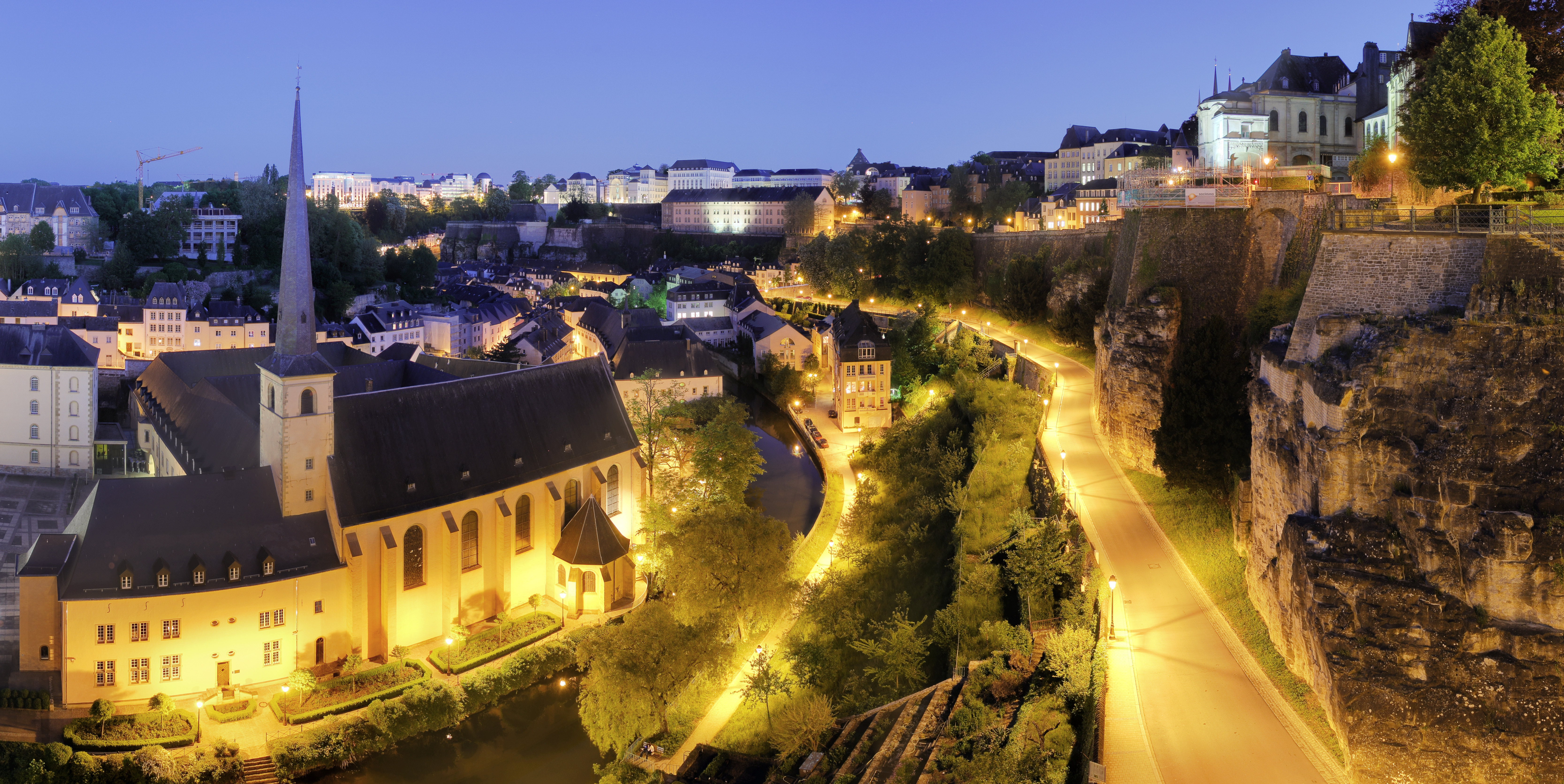 Luxembourg_City_Night_Wikimedia_Commons1